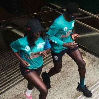 Corre contra el racisme