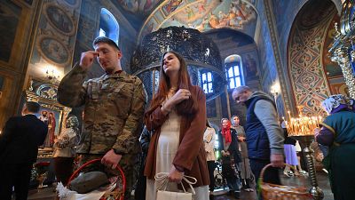 Rusia y Ucrania se acusan mutuamente de romper la tregua de Pascua anunciada por Putin y aceptada por Zelenski