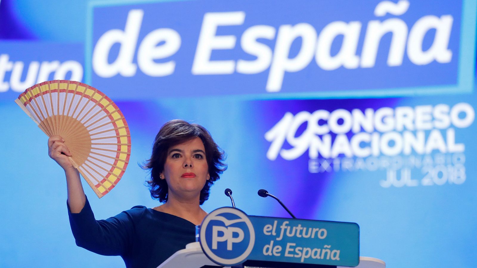Telediario 1: Sáenz de Santamaría ganó el voto de los afiliados pero los compromisarios le dan la victoria a Casado | RTVE Play